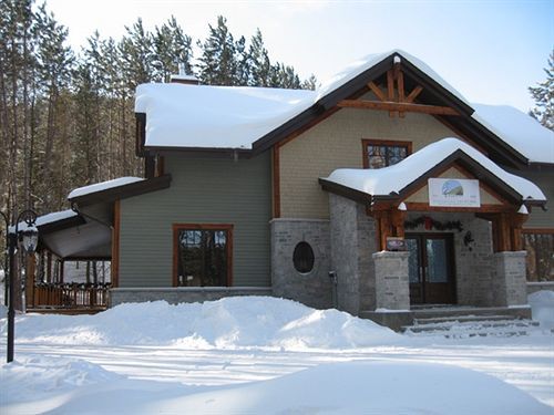 B&B Au Petit Marigot Mont-Tremblant Exterior foto