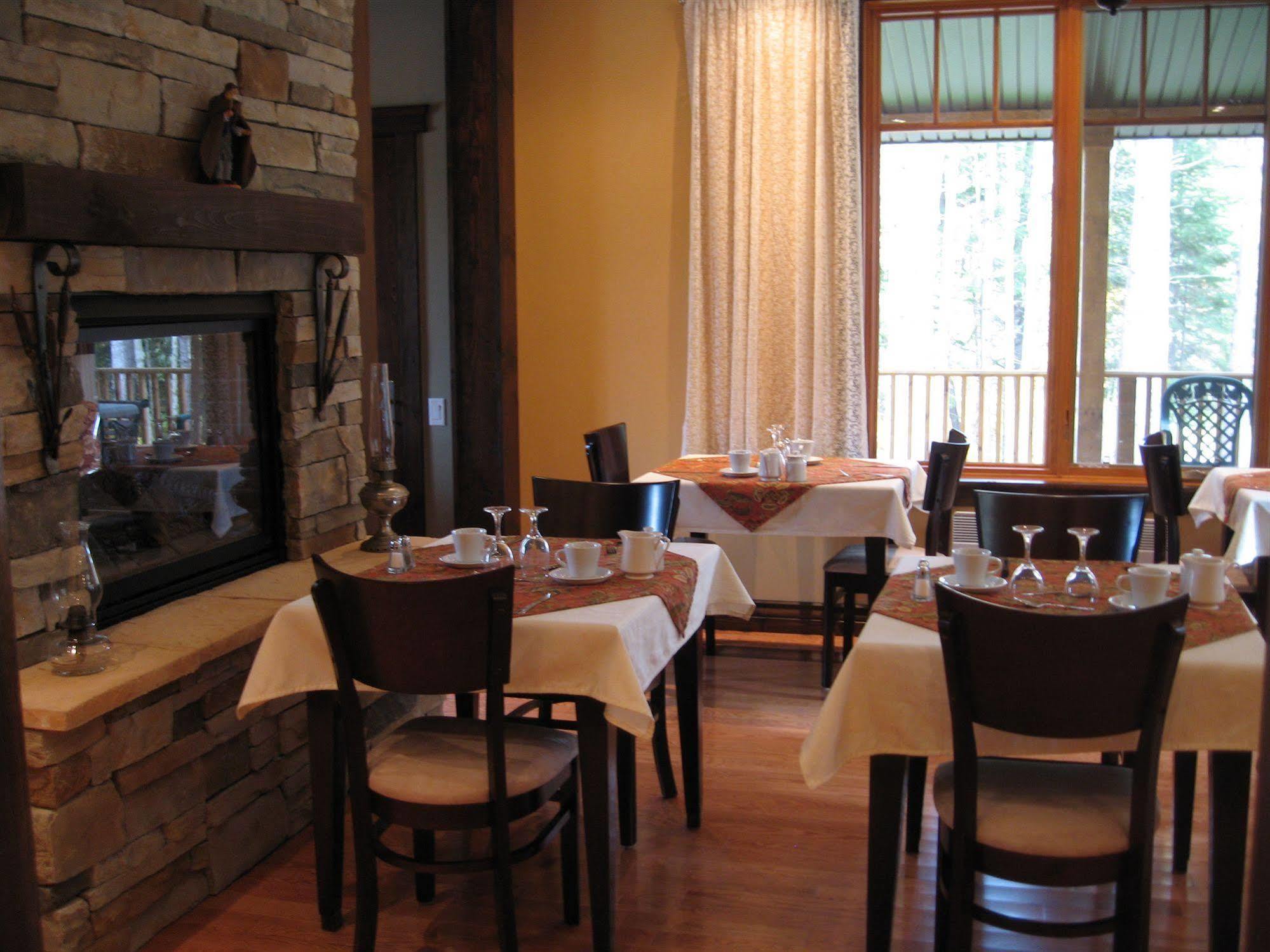 B&B Au Petit Marigot Mont-Tremblant Exterior foto