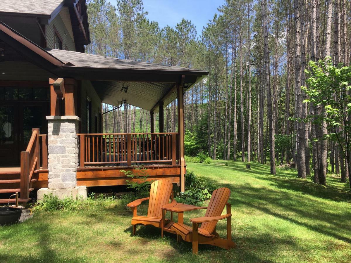 B&B Au Petit Marigot Mont-Tremblant Exterior foto
