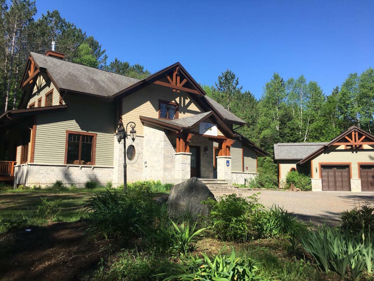B&B Au Petit Marigot Mont-Tremblant Exterior foto